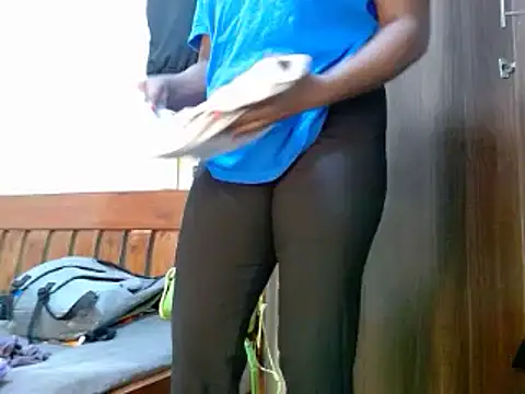 Snapshot of Sweet_choc chatting on March 2025 05:07:01 PM Sweet choc online show from March 2025 05:07:01 PM