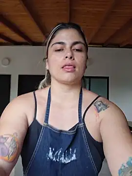 Juliietha servas online show from March 2026 09:43:01 PM