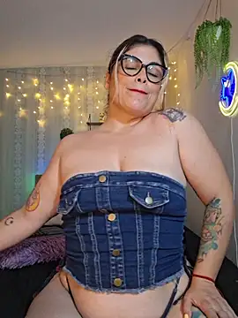 Snapshot of Juliietha_servas chatting on June 2026 12:32:02 AM Juliietha servas online show from June 2026 12:32:02 AM