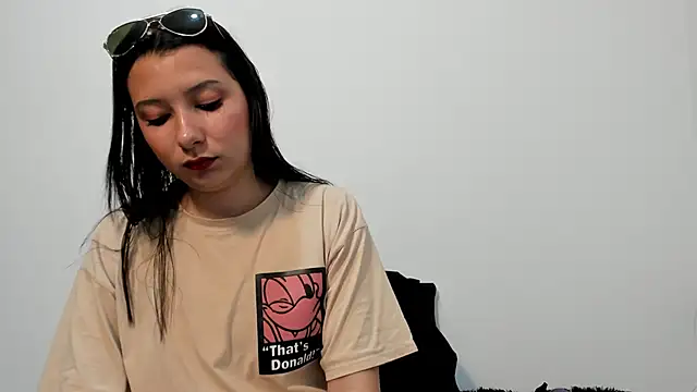 cami-01 online show from October 2025 08:31:02 PM