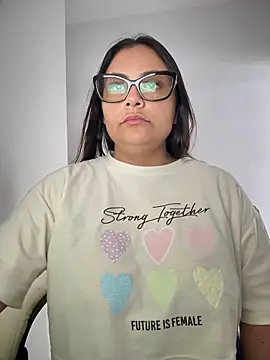 Sol biglips online show from September 2025 05:13:01 PM