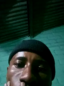 Snapshot of HandsomeBuoyy21 chatting on January 2026 11:31:01 PM HandsomeBuoyy21 online show from January 2026 11:31:01 PM