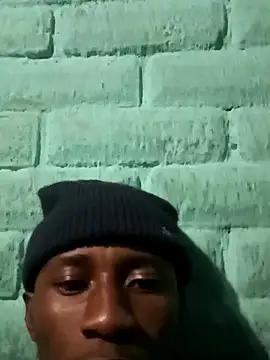 Snapshot of HandsomeBuoyy21 chatting on April 2026 10:11:02 PM HandsomeBuoyy21 online show from April 2026 10:11:02 PM