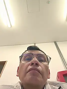 Snapshot of juan32_poco chatting on July 2026 08:43:01 AM juan32 poco online show from July 2026 08:43:01 AM