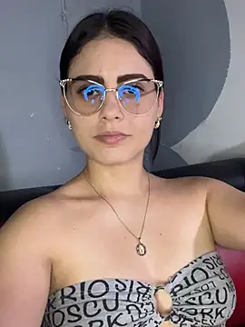 Azuna25 online show from February 2026 08:47:01 PM