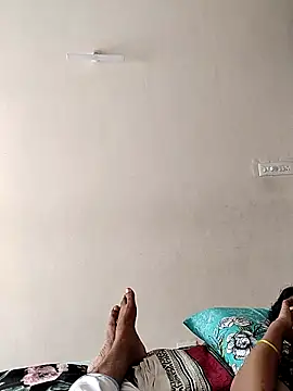 Snapshot of AUNTY1984 chatting on September 2025 09:21:01 AM AUNTY1984 online show from September 2025 09:21:01 AM