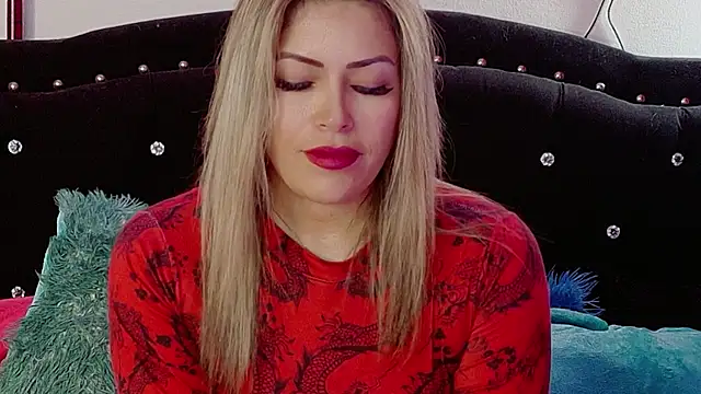 Natalia Montoya online show from December 2025 06:15:01 PM