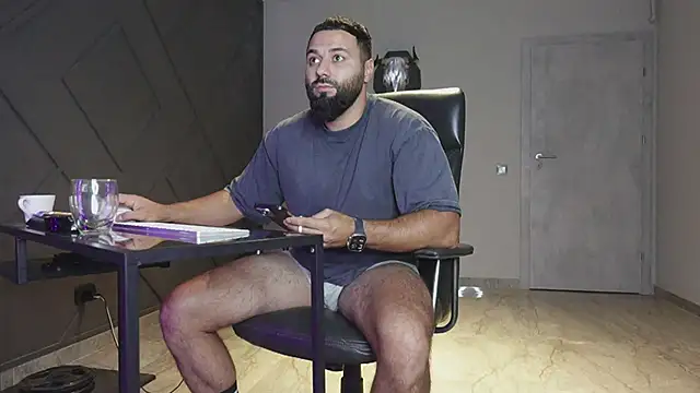 mattmasterss online show from October 2025 09:23:01 PM