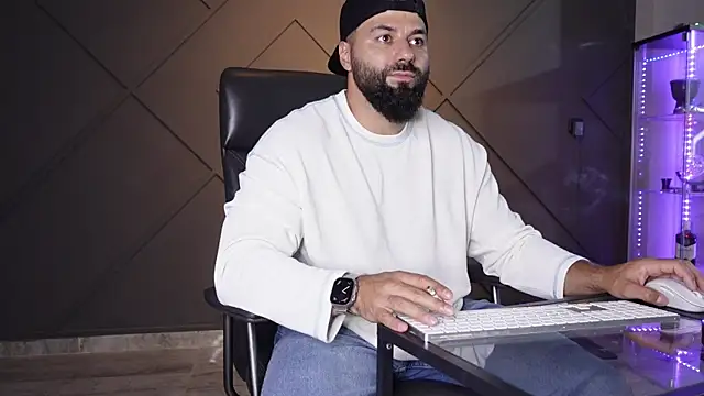Snapshot of mattmasterss chatting on June 2026 11:25:01 PM mattmasterss online show from June 2026 11:25:01 PM