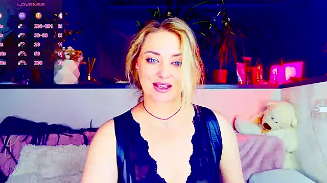 Snapshot of _JuliaSpace_ chatting on June 2026 06:46:02 PM JuliaSpace online show from June 2026 06:46:02 PM