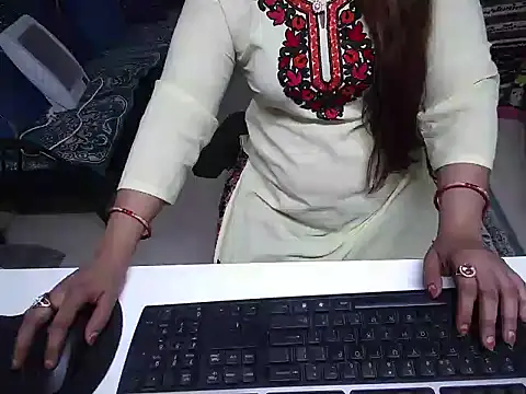 Snapshot of Arushisingh8888 chatting on January 2025 10:11:02 AM Arushisingh8888 online show from January 2025 10:11:02 AM