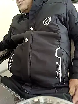 Snapshot of Hot-man39 chatting on December 2024 07:37:01 AM Hot-man39 online show from December 2024 07:37:01 AM