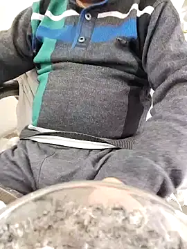 Snapshot of Hot-man39 chatting on January 2025 11:37:01 AM Hot-man39 online show from January 2025 11:37:01 AM