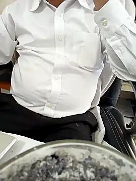 Snapshot of Hot-man39 chatting on January 2025 11:17:01 AM Hot-man39 online show from January 2025 11:17:01 AM