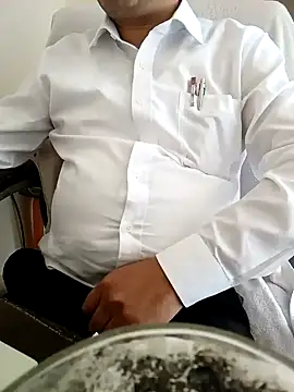 Snapshot of Hot-man39 chatting on January 2025 05:30:01 AM Hot-man39 online show from January 2025 05:30:01 AM