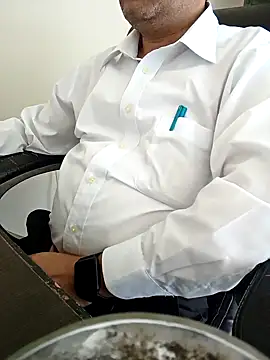 Snapshot of Hot-man39 chatting on March 2025 06:25:02 AM Hot-man39 online show from March 2025 06:25:02 AM