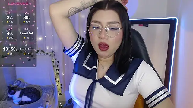 mily thomson b  online show from November 2025 07:48:02 PM