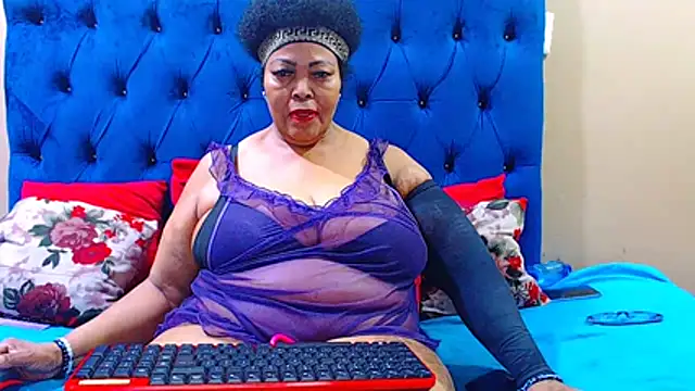 Snapshot of ebonycandy10 chatting on April 2026 08:04:02 AM ebonycandy10 online show from April 2026 08:04:02 AM