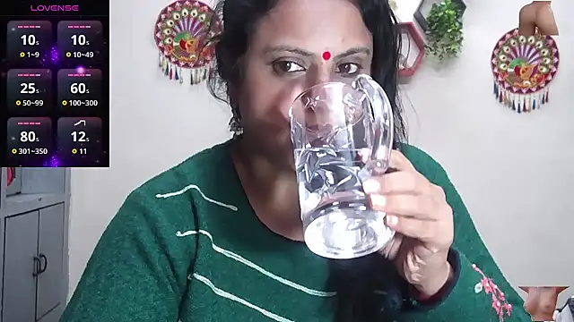 Sexy komolika online show from December 2025 12:00:02 PM