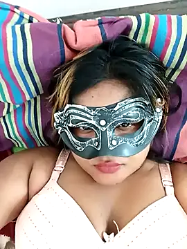 Snapshot of littlequeen77 chatting on January 2025 07:21:01 AM littlequeen77 online show from January 2025 07:21:01 AM