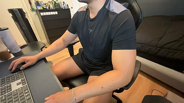 charlie s2534 online show from August 2026 05:04:01 PM