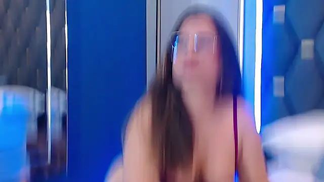 ThaniaJones online show from December 2025 12:09:01 PM