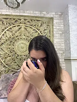 ThaniaJones online show from March 2026 12:11:01 PM