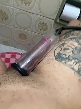 MalvadoFavorito28 online show from April 2026 07:41:01 PM