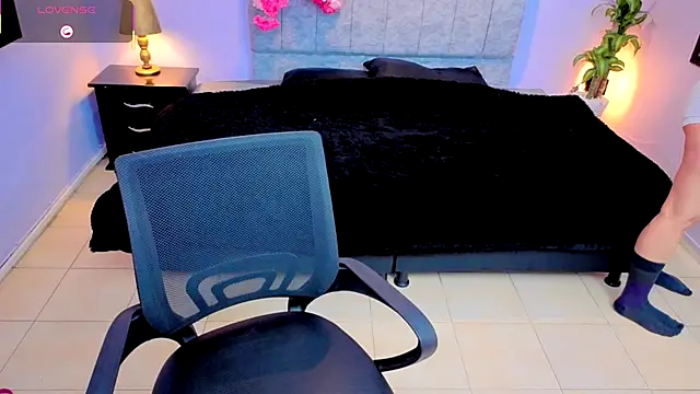 Lana stone  online show from September 2025 03:50:02 AM