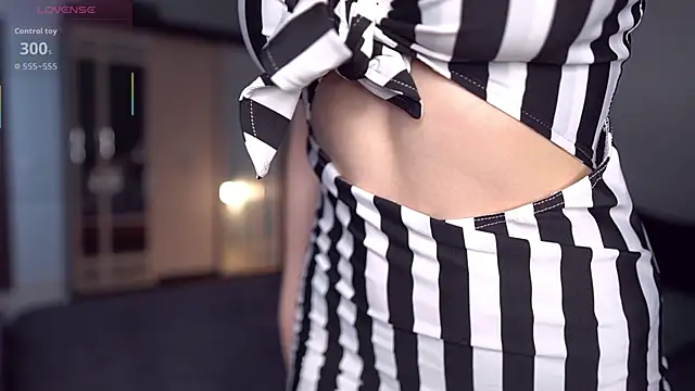 Snapshot of AliceHorngry chatting on October 2025 08:21:02 PM AliceHorngry online show from October 2025 08:21:02 PM