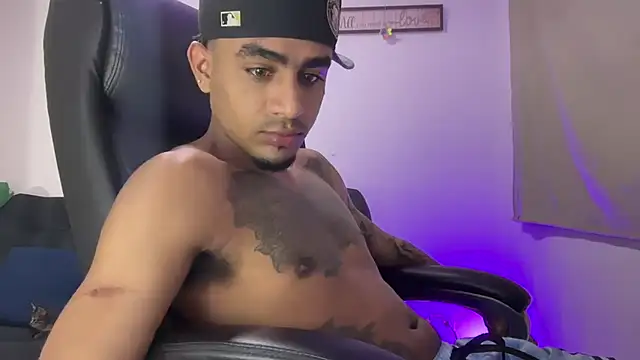 Snapshot of dominic_brandd23 chatting on February 2026 11:01:01 PM dominic brandd23 online show from February 2026 11:01:01 PM