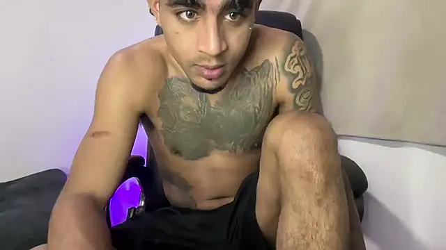 Snapshot of dominic_brandd23 chatting on February 2026 10:50:01 PM dominic brandd23 online show from February 2026 10:50:01 PM