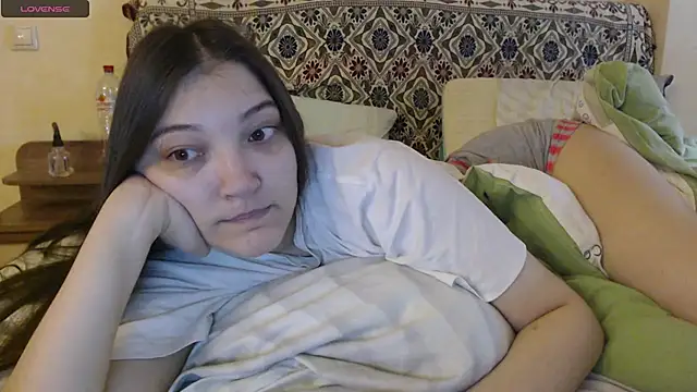 AlisaDevis online show from November 2025 12:07:01 PM