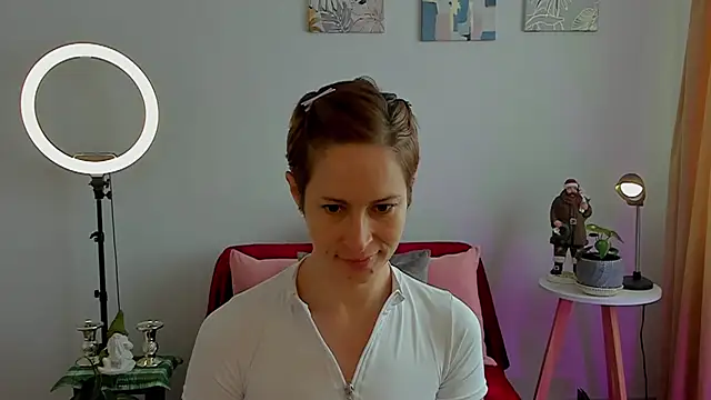 Snapshot of cuddlingbunny chatting on December 2024 02:57:01 PM cuddlingbunny online show from December 2024 02:57:01 PM