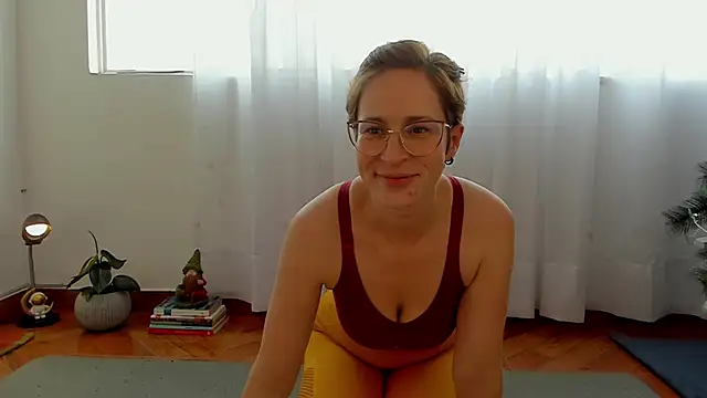 Snapshot of cuddlingbunny chatting on December 2024 08:44:01 PM cuddlingbunny online show from December 2024 08:44:01 PM