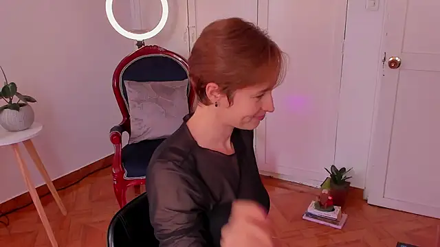 Snapshot of cuddlingbunny chatting on December 2024 04:53:02 PM cuddlingbunny online show from December 2024 04:53:02 PM