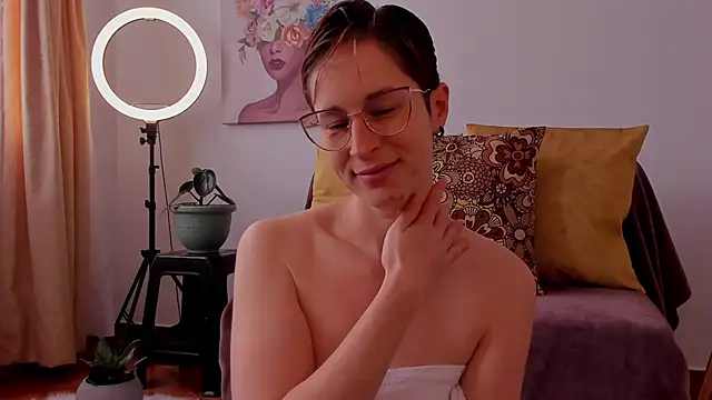 Snapshot of cuddlingbunny chatting on February 2025 03:18:02 PM cuddlingbunny online show from February 2025 03:18:02 PM