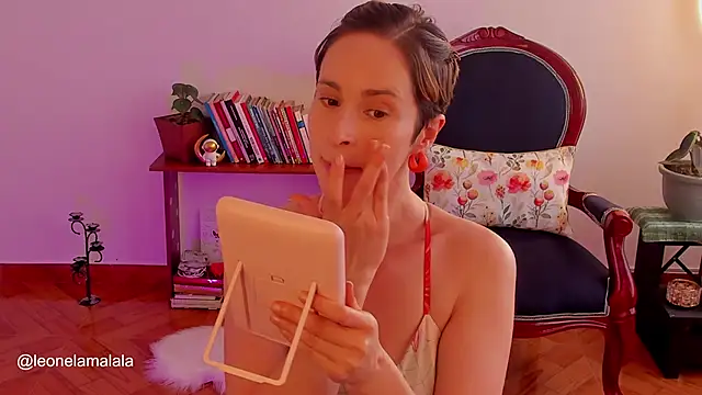 Snapshot of cuddlingbunny chatting on March 2025 09:10:02 PM cuddlingbunny online show from March 2025 09:10:02 PM