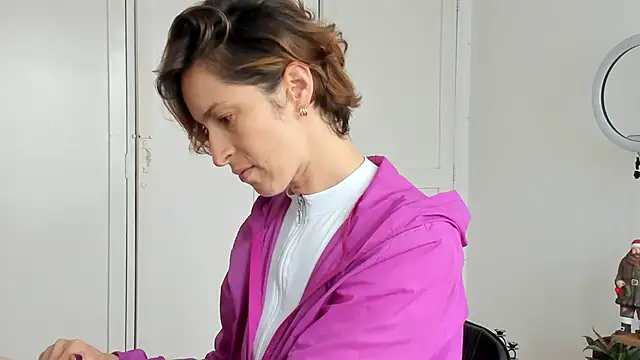 Snapshot of cuddlingbunny chatting on November 2025 03:26:02 PM cuddlingbunny online show from November 2025 03:26:02 PM