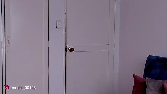 Snapshot of cuddlingbunny chatting on February 2026 02:40:02 PM cuddlingbunny online show from February 2026 02:40:02 PM