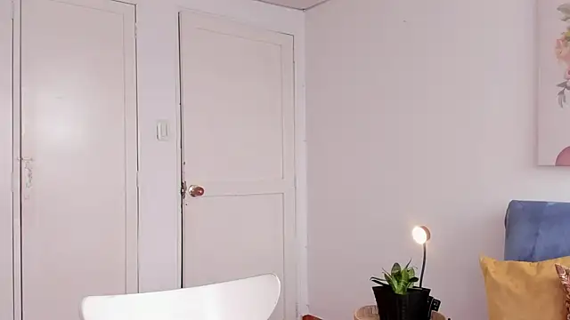 Snapshot of cuddlingbunny chatting on May 2026 04:01:02 PM cuddlingbunny online show from May 2026 04:01:02 PM