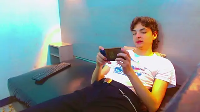 Sr BonnyEthan online show from November 2025 01:57:02 PM