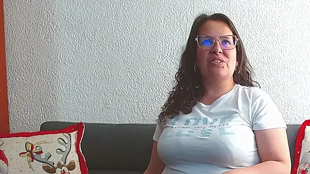 honeyhot paty online show from December 2024 06:06:01 PM