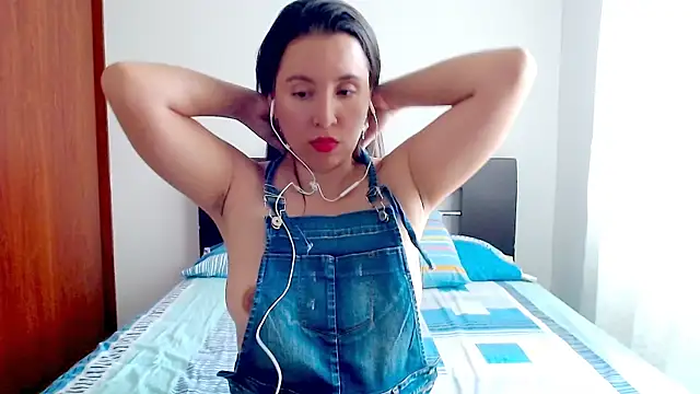 emely sexx20 online show from October 2025 06:30:01 PM