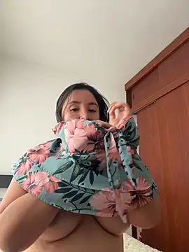 Snapshot of emely_sexx20 chatting on February 2026 07:23:01 PM emely sexx20 online show from February 2026 07:23:01 PM