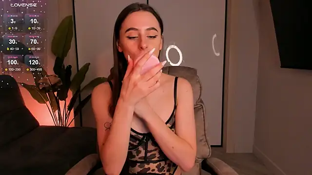 Snapshot of helen_ramsay chatting on February 2025 05:50:01 PM helen ramsay online show from February 2025 05:50:01 PM