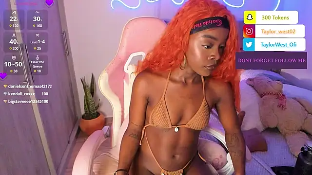 Snapshot of Miss_westt_ chatting on February 2025 11:31:01 AM Miss westt online show from February 2025 11:31:01 AM