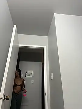 Your Paris online show from February 2025 02:39:01 AM