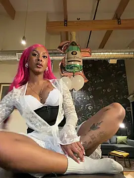 Your Paris online show from February 2026 03:32:02 AM