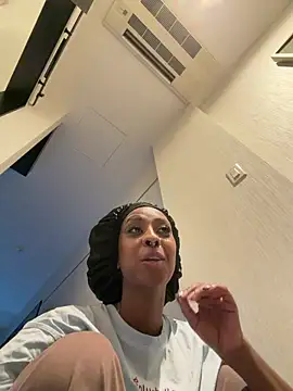 Your Paris online show from February 2026 09:05:02 PM